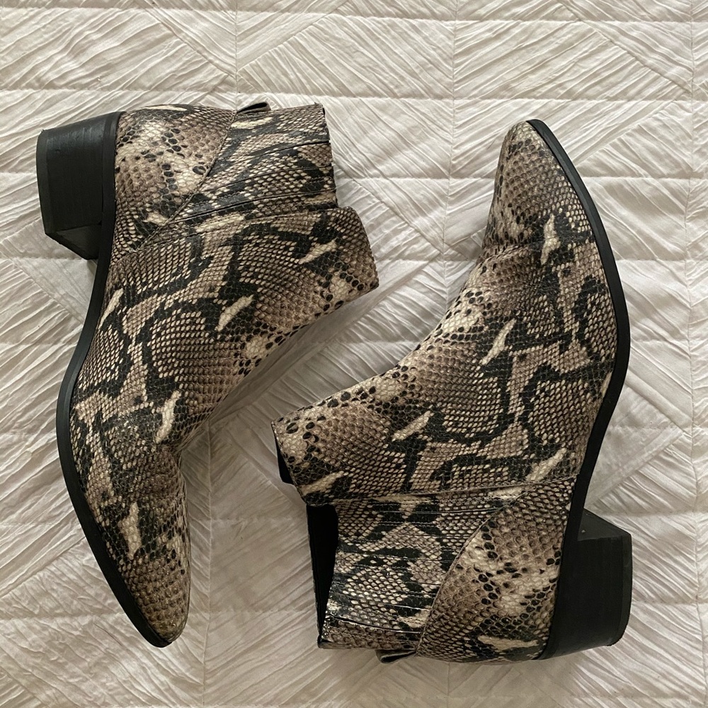 Halogen Skylar Pointy Toe Bootie